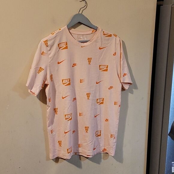 Nike tee top large - Picture 1 of 3